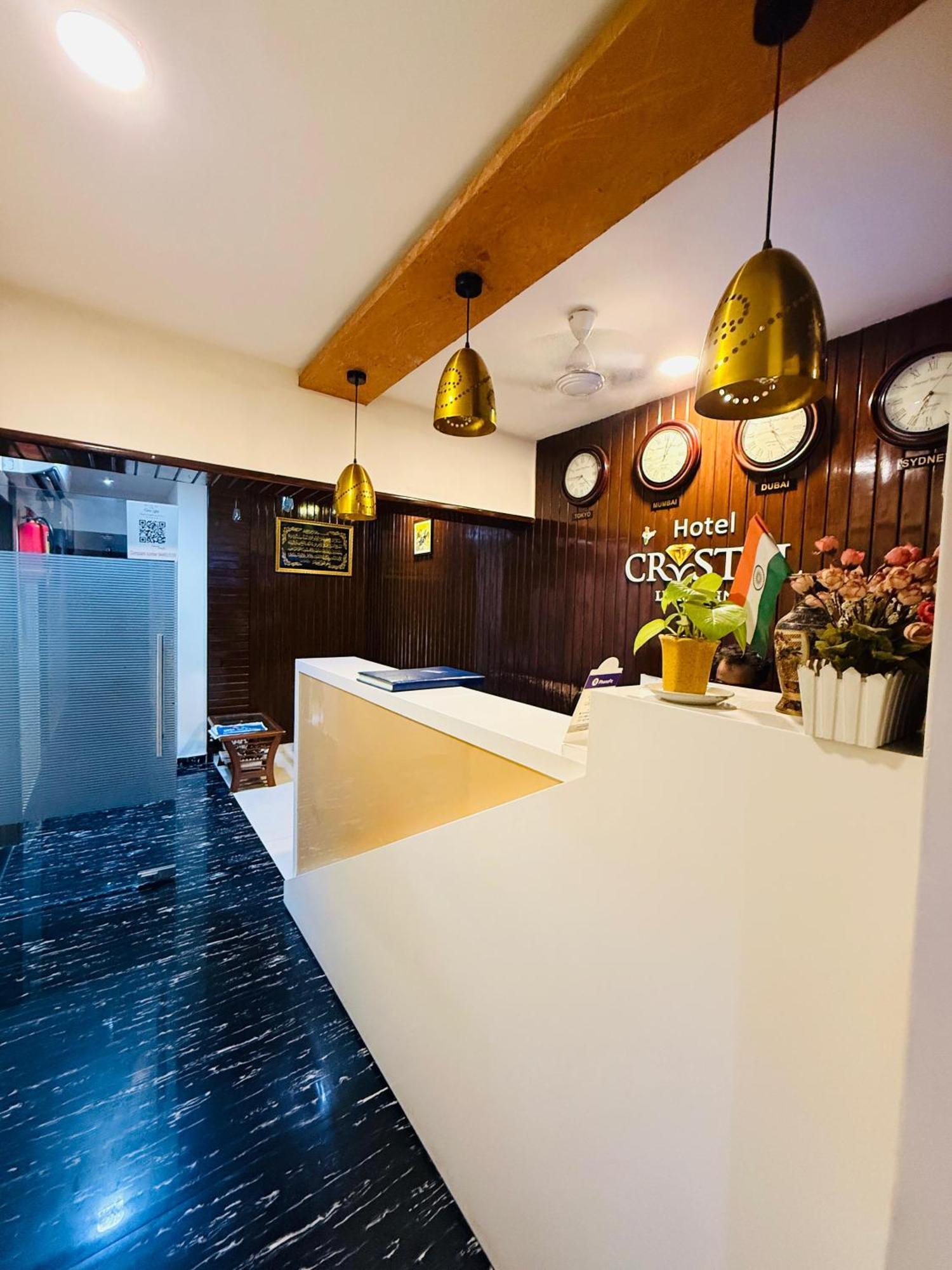 Hotel Crystal Luxury Inn- Bandra مومباي المظهر الخارجي الصورة