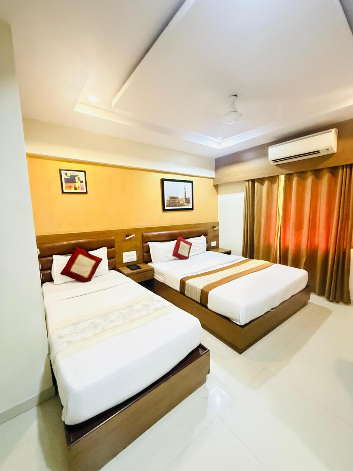 Hotel Crystal Luxury Inn- Bandra مومباي المظهر الخارجي الصورة