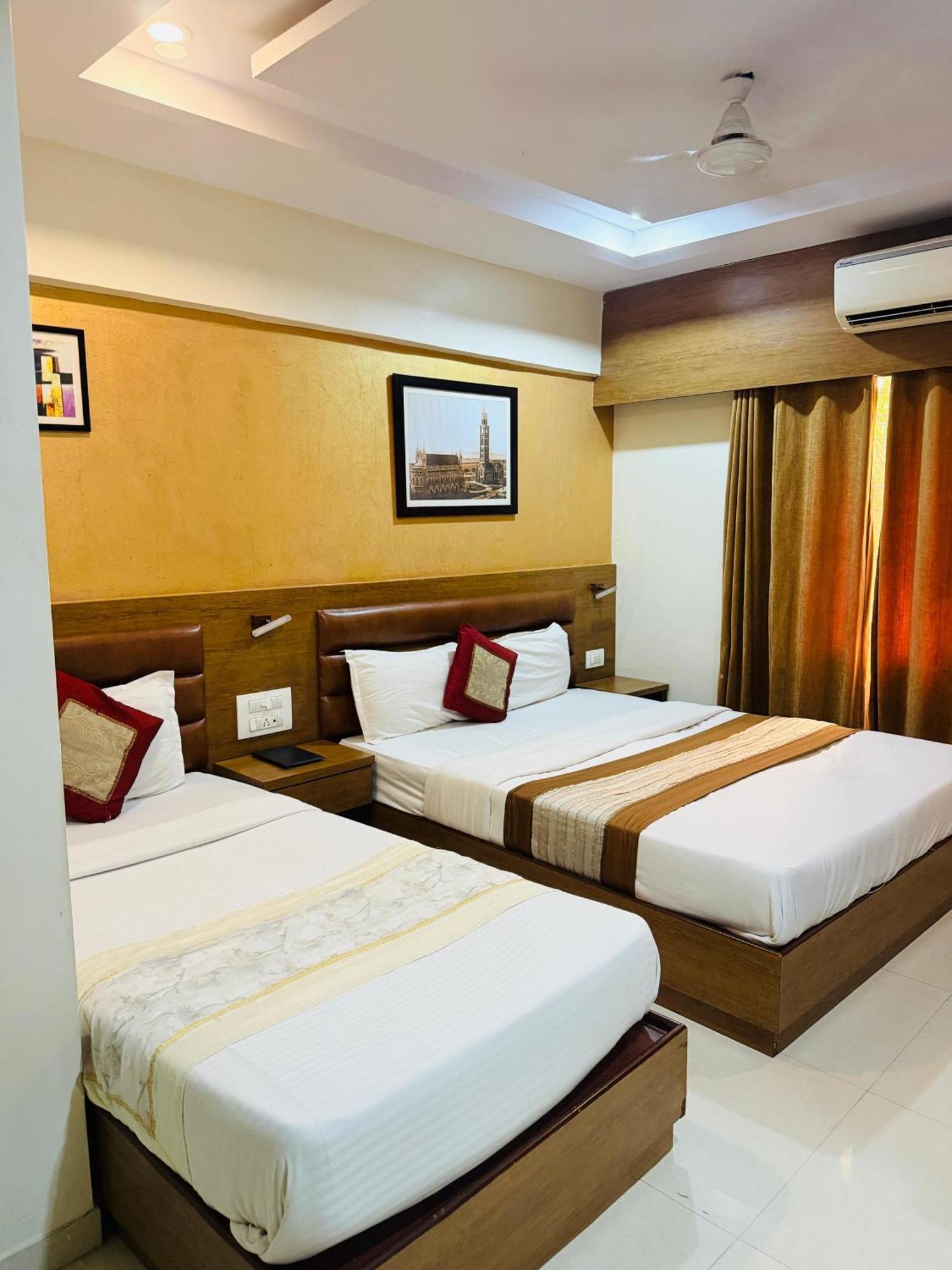 Hotel Crystal Luxury Inn- Bandra مومباي المظهر الخارجي الصورة