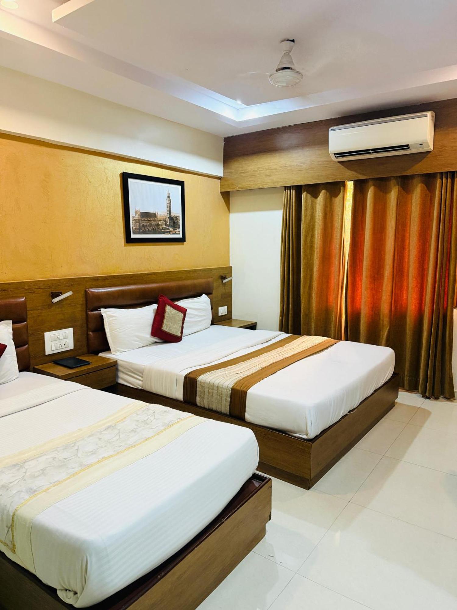 Hotel Crystal Luxury Inn- Bandra مومباي المظهر الخارجي الصورة