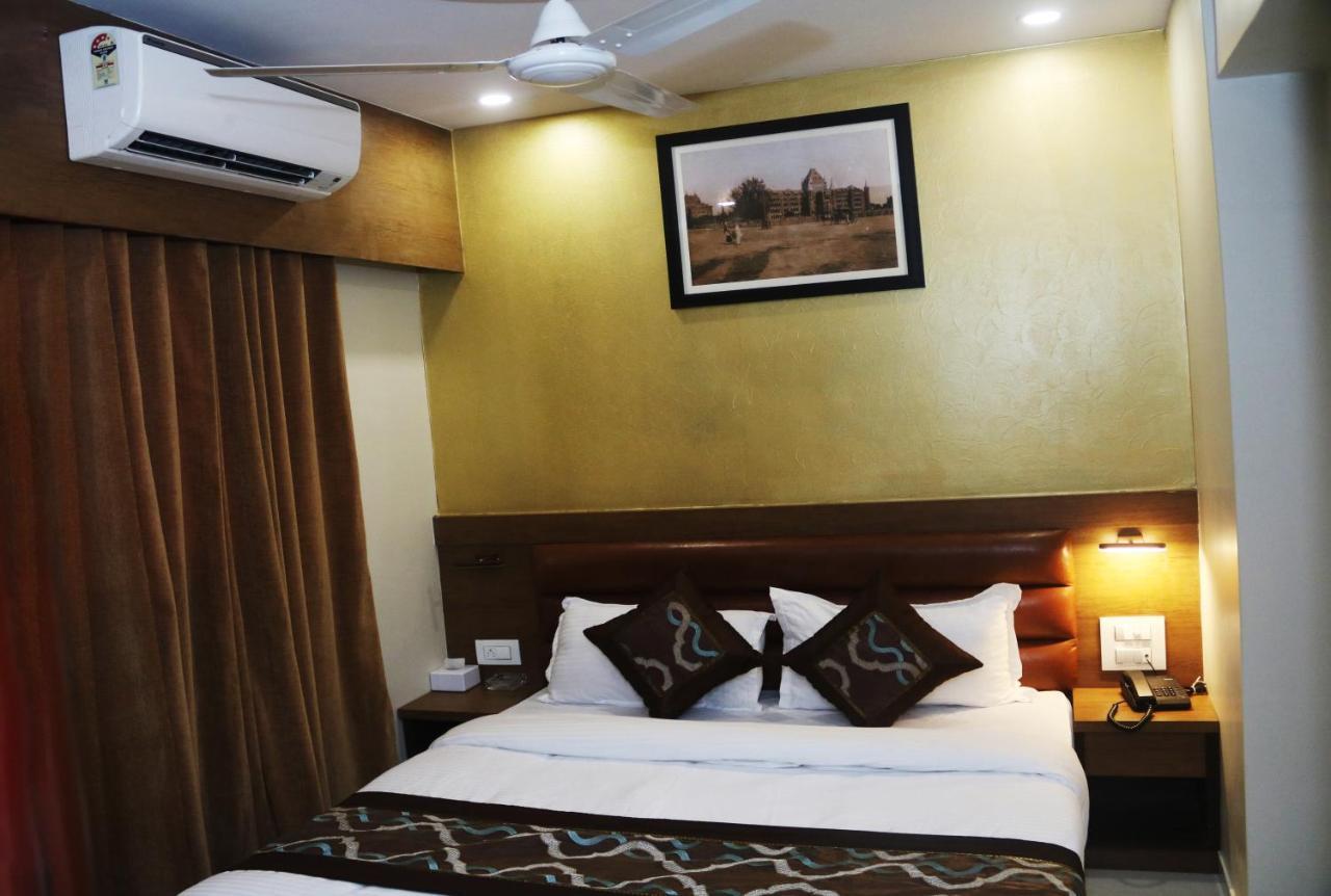 Hotel Crystal Luxury Inn- Bandra مومباي المظهر الخارجي الصورة